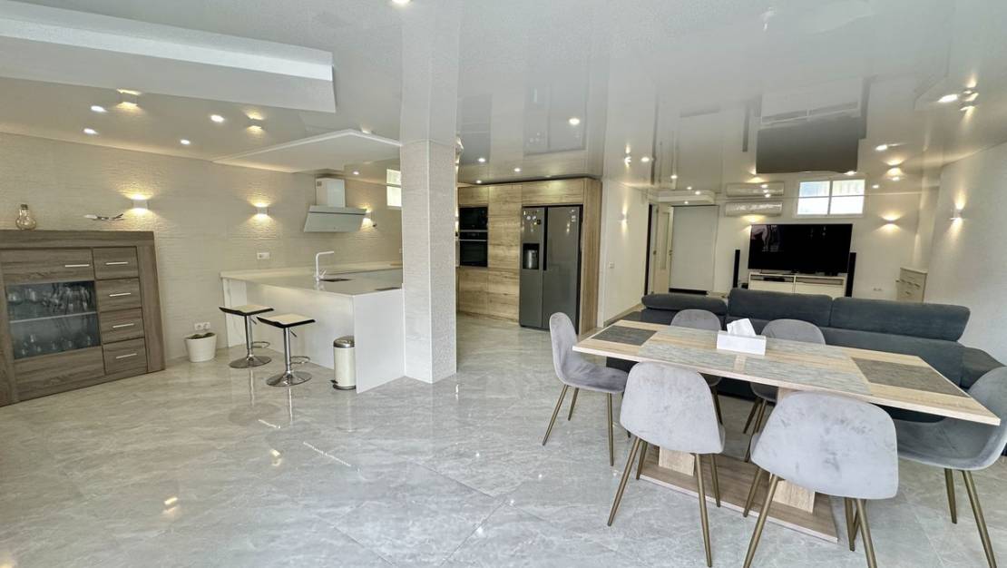 Venta - Chalet - Torrevieja - Torrevieja Centro