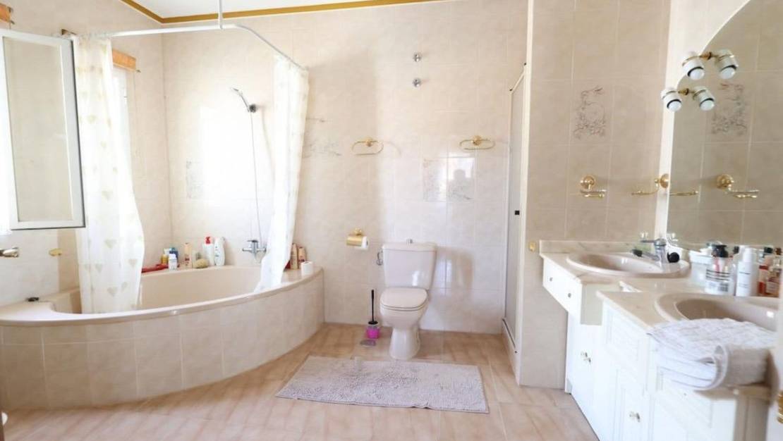 Venta - Chalet - Torrevieja - Torrevieja Centro