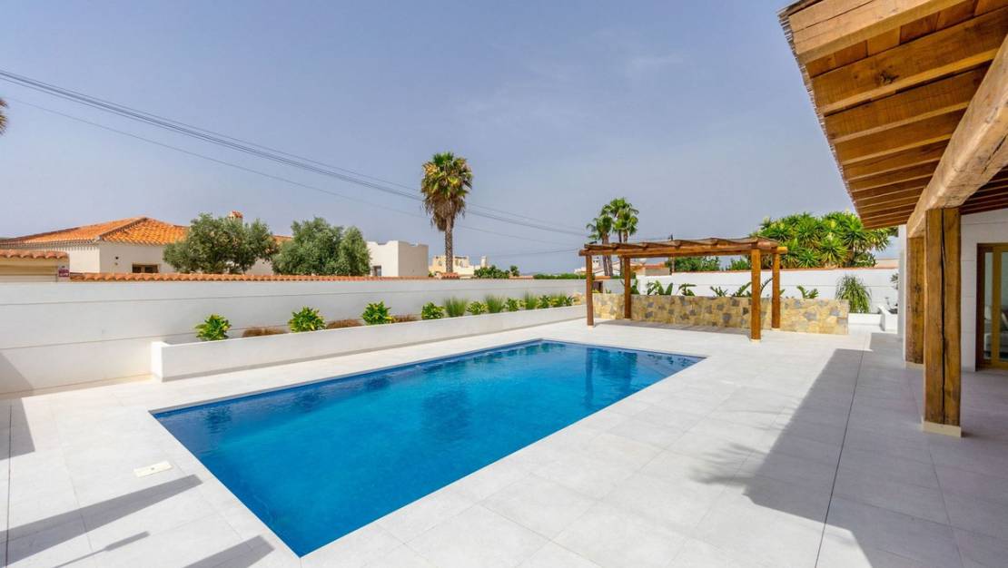 Venta - Chalet - Torrevieja - Torrevieja Centro