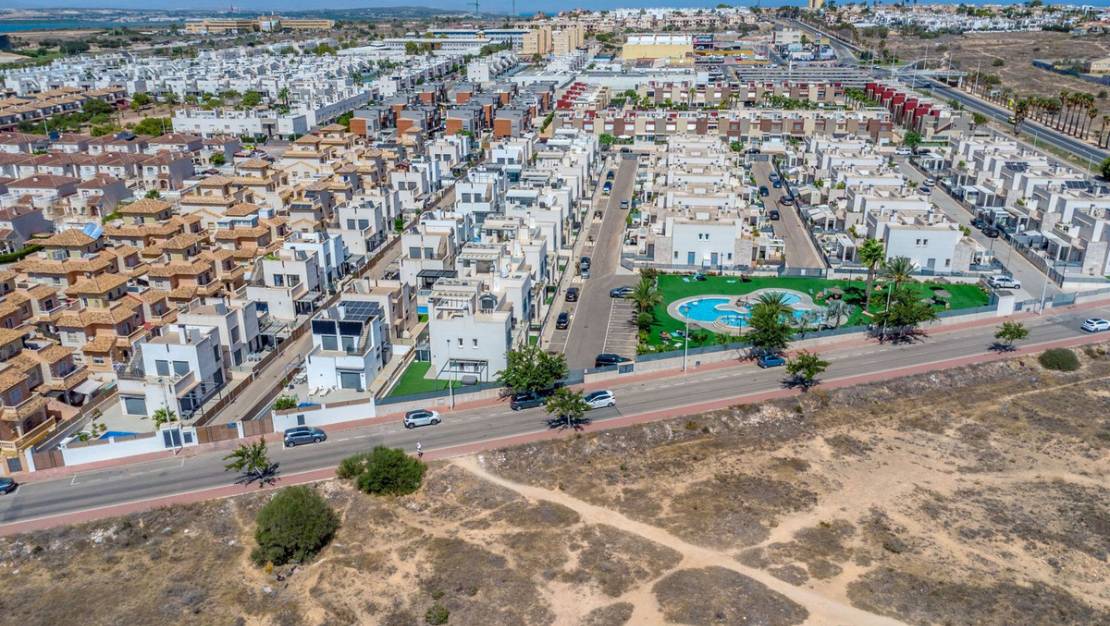 Venta - Chalet - Torrevieja - Torrevieja Centro