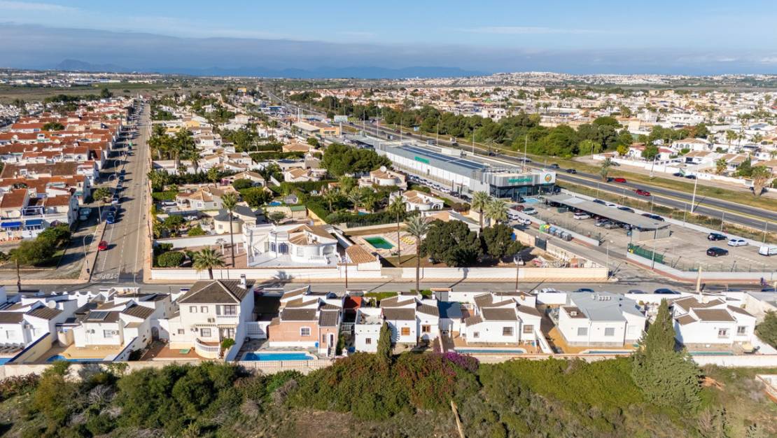 Venta - Chalet - Torrevieja - Torrevieja Centro