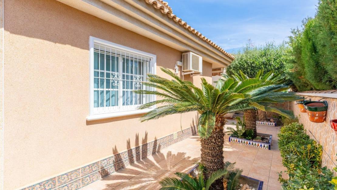 Venta - Chalet - Torrevieja - Torrevieja Centro