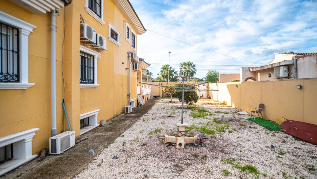 Venta - Chalet - Torrevieja - Torrevieja Centro