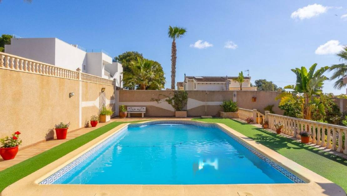 Venta - Chalet - Torrevieja - Torrevieja Centro