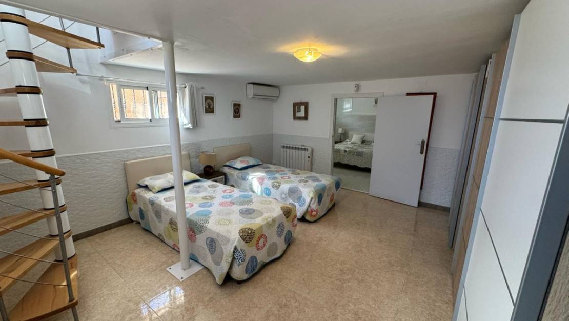 Venta - Chalet - Torrevieja - Torrevieja Centro
