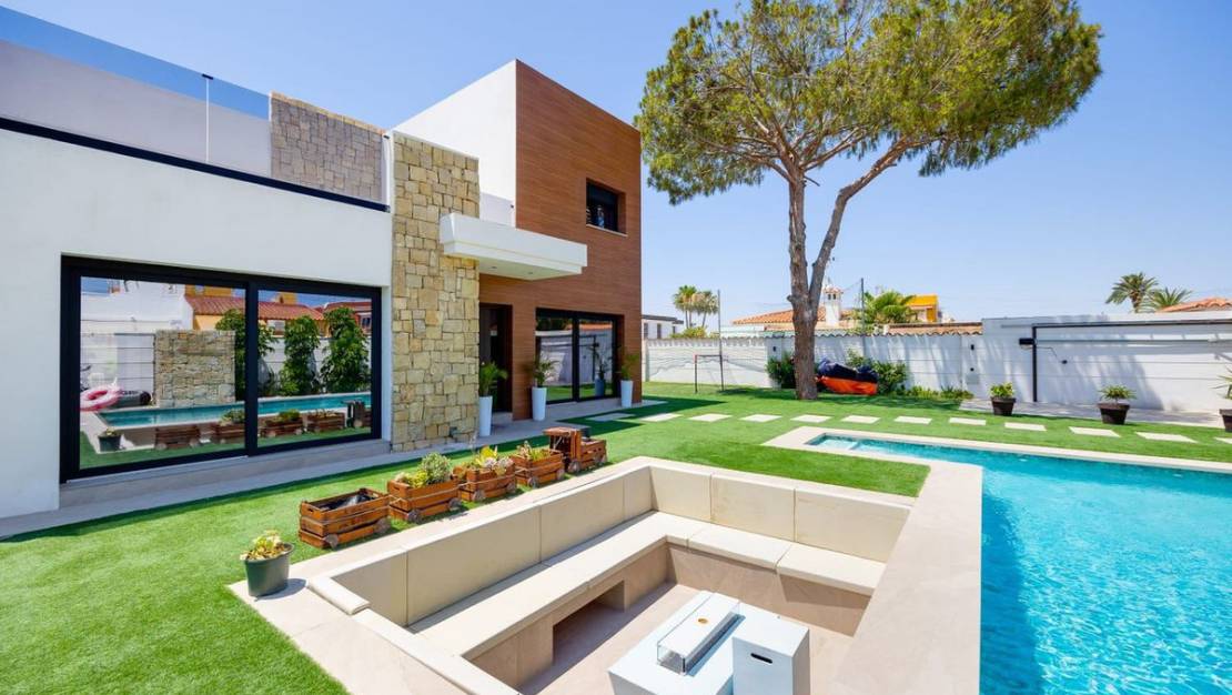 Venta - Chalet - Torrevieja - Torrevieja Centro