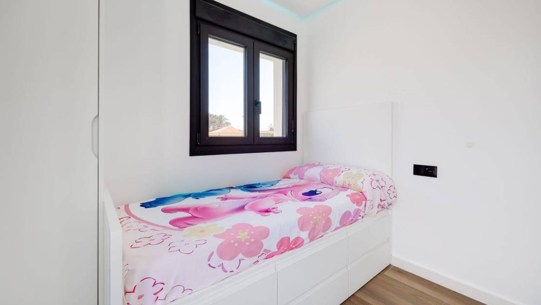 Venta - Chalet - Torrevieja - Torrevieja Centro