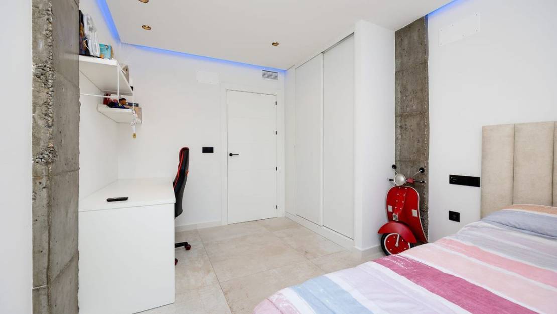 Venta - Chalet - Torrevieja - Torrevieja Centro