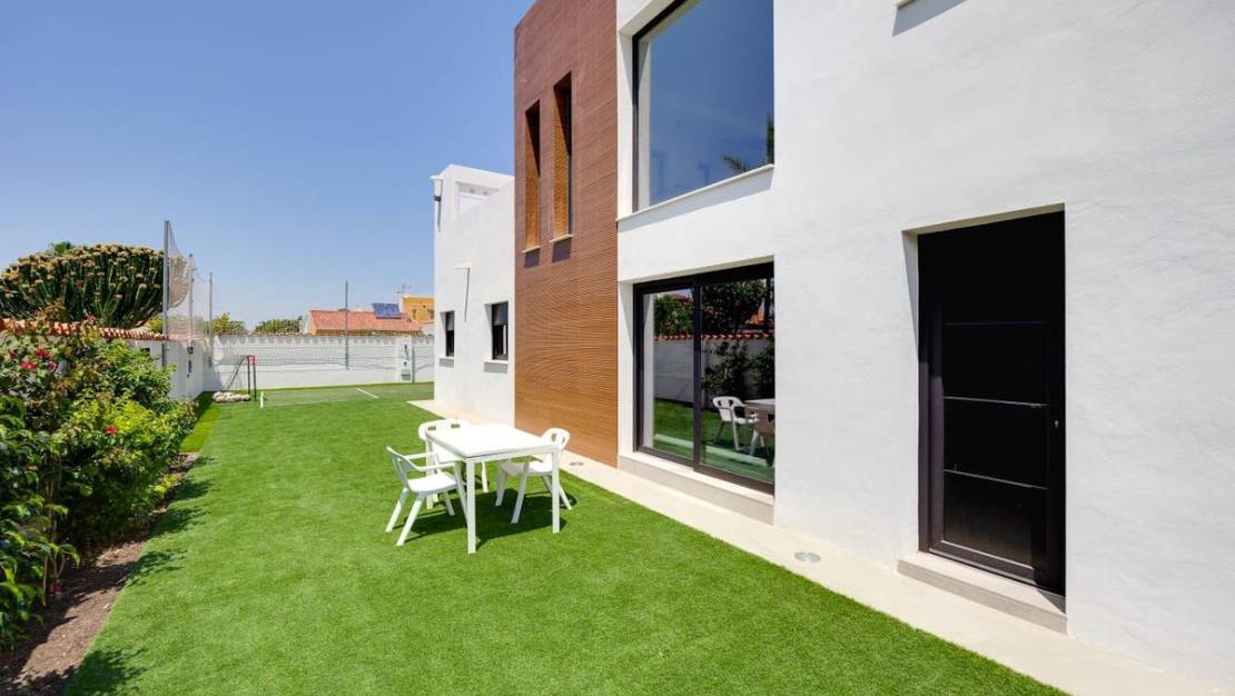 Venta - Chalet - Torrevieja - Torrevieja Centro