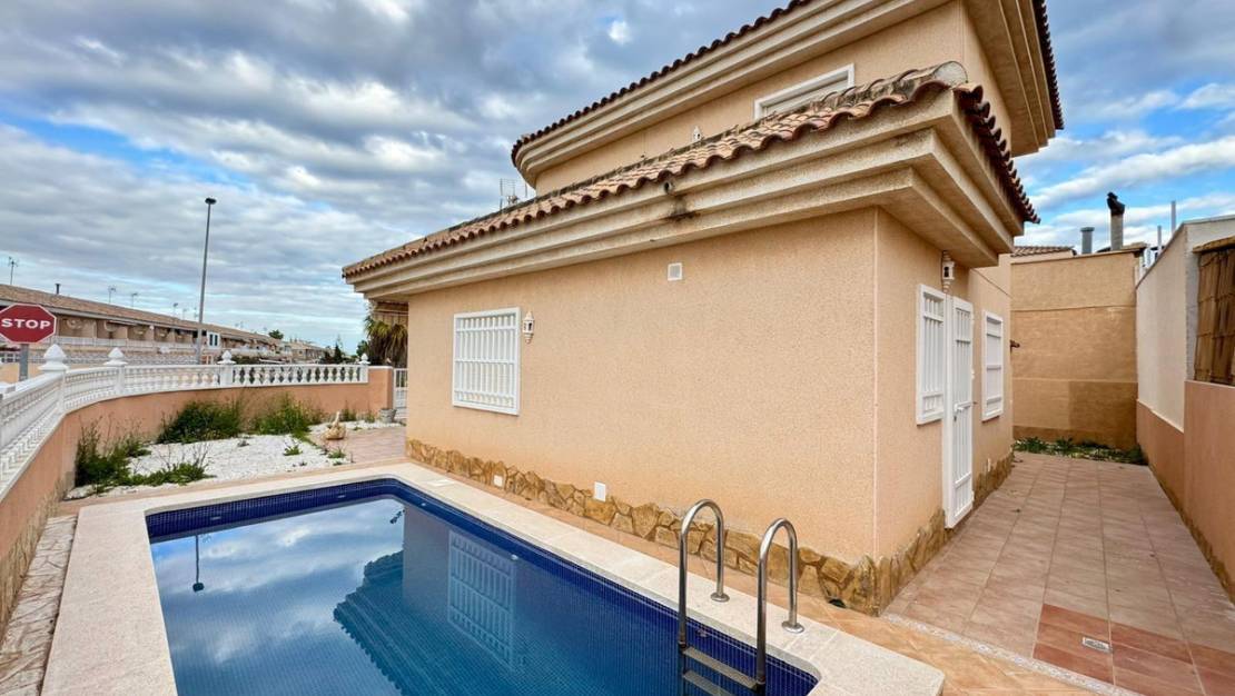 Venta - Chalet - Torrevieja - Torrevieja Centro