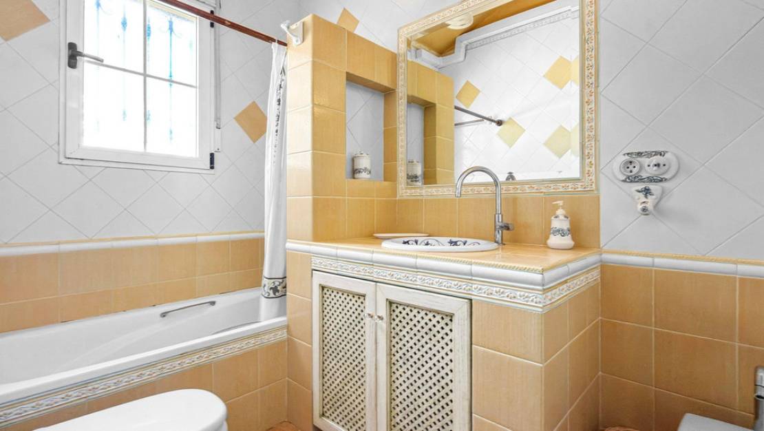 Venta - Chalet - Torrevieja - Torrevieja Centro