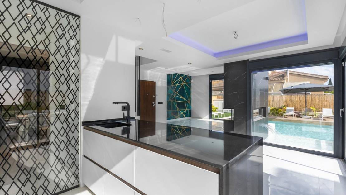 Venta - Chalet - Torrevieja - Torrevieja Centro