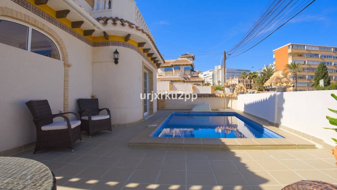 Venta - Chalet - Torrevieja - Torrevieja Centro