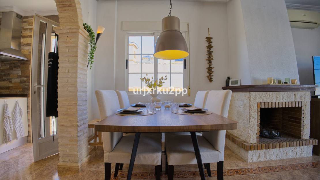 Venta - Chalet - Torrevieja - Torrevieja Centro