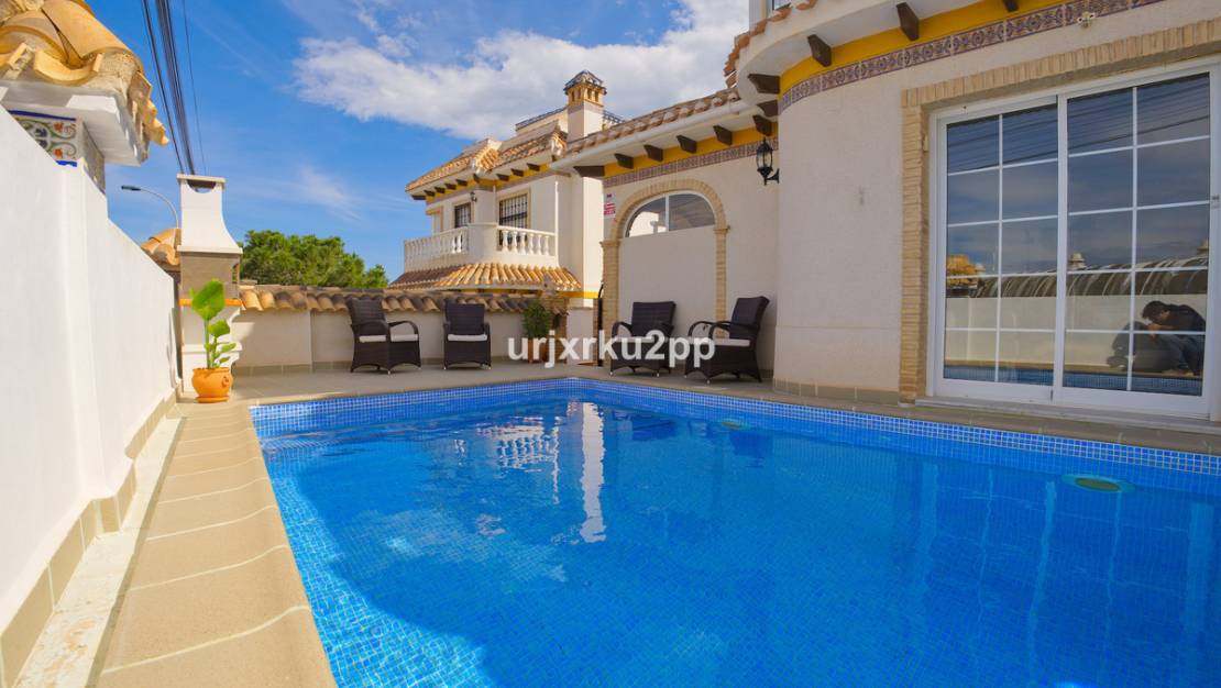 Venta - Chalet - Torrevieja - Torrevieja Centro