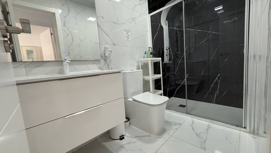 Venta - Chalet - Torrevieja - Torrevieja Centro