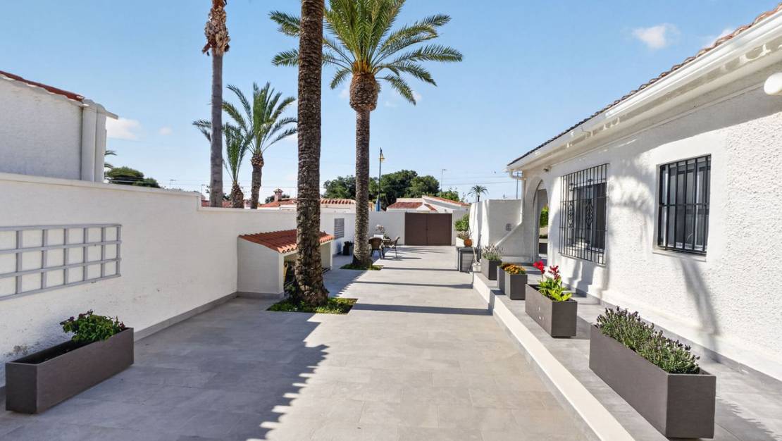 Venta - Chalet - Torrevieja - Torrevieja Centro