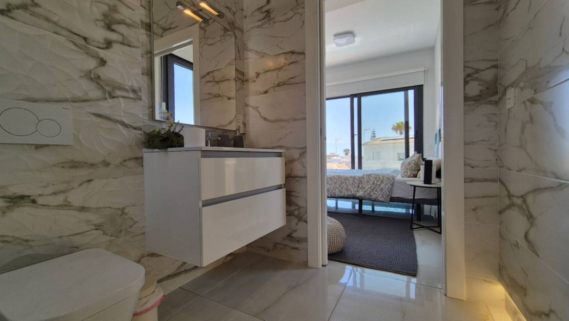 Venta - Chalet - Torrevieja - Torrevieja Centro