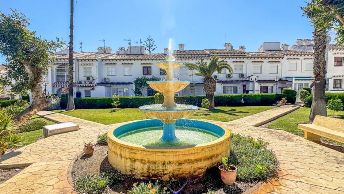 Venta - Chalet - Torrevieja - Torrevieja Centro