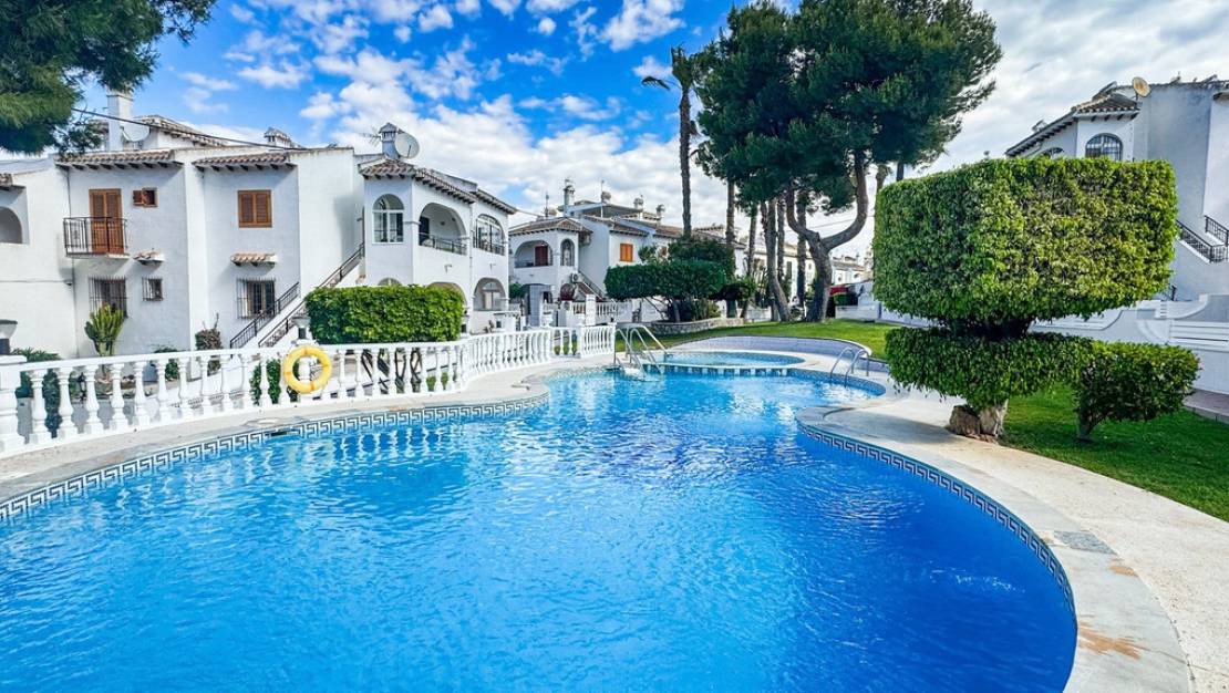 Venta - Chalet - Torrevieja - Torrevieja Centro