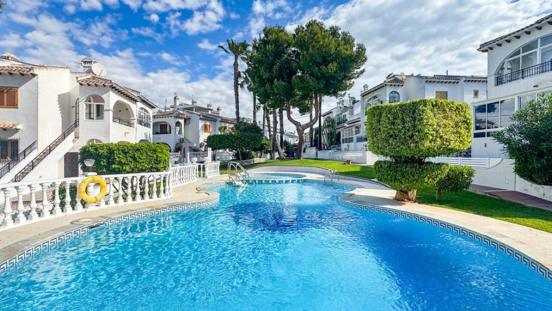 Venta - Chalet - Torrevieja - Torrevieja Centro