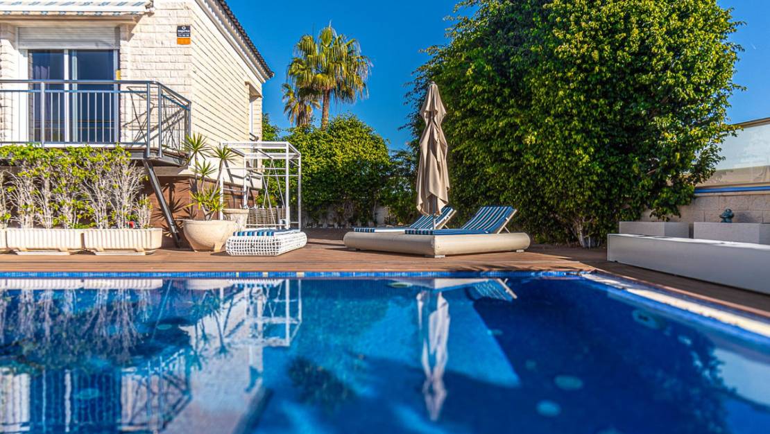 Venta - Chalet - Torrevieja - Torrevieja Centro