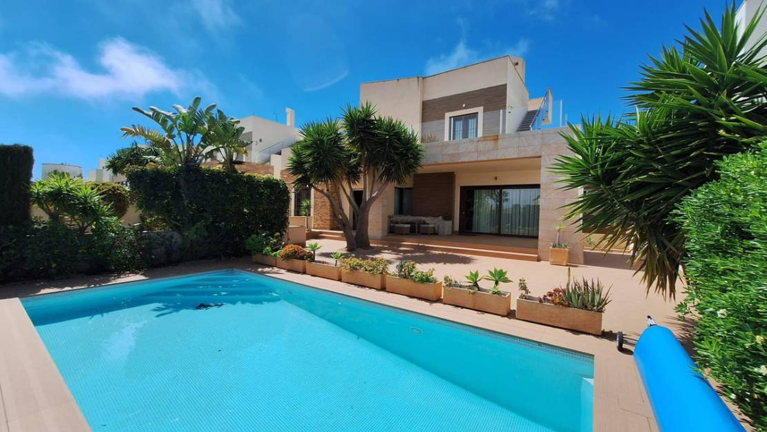 Venta - Chalet - Torrevieja - Torrevieja Centro
