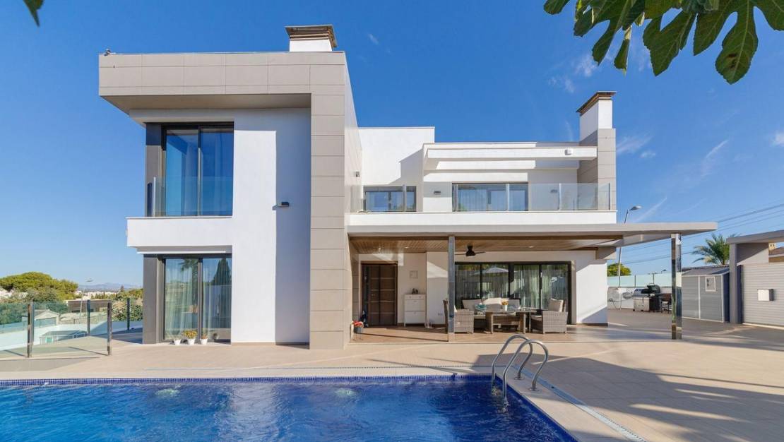 Venta - Chalet - Torrevieja - Torrevieja Centro