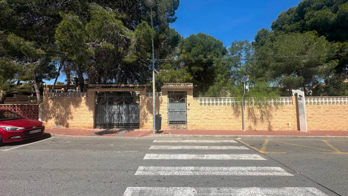 Venta - Chalet - Torrevieja - Torrevieja Centro