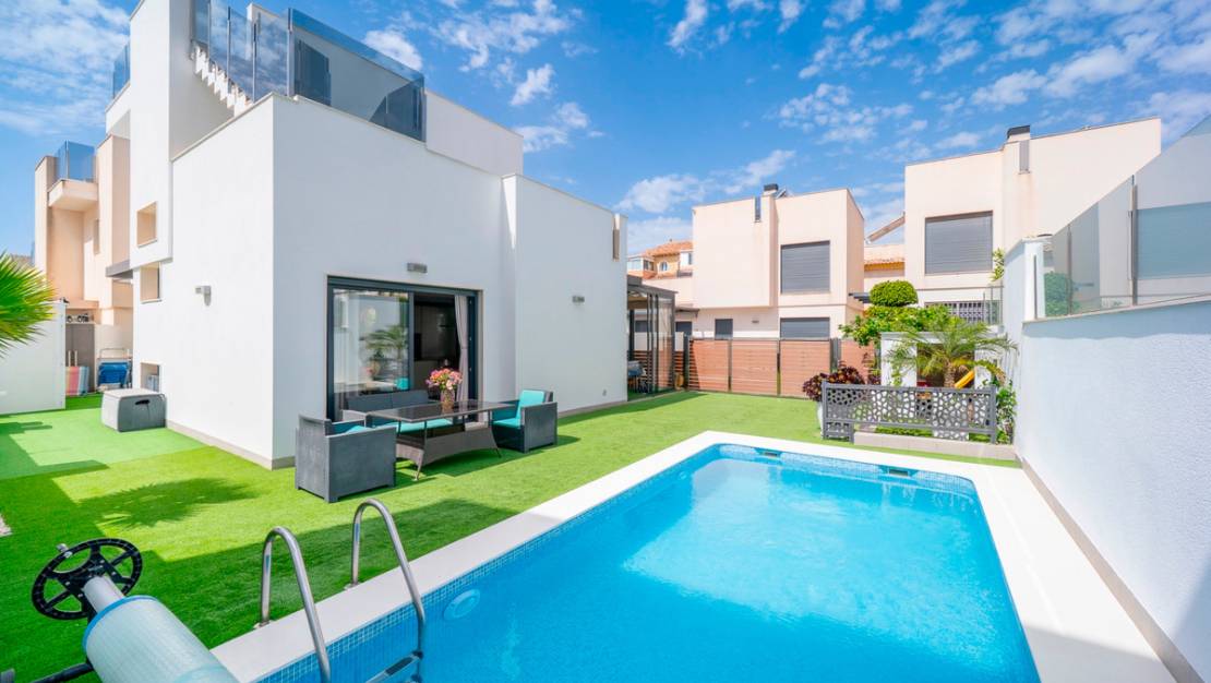 Venta - Chalet - Torrevieja - Torrevieja Centro