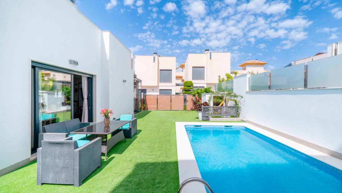 Venta - Chalet - Torrevieja - Torrevieja Centro