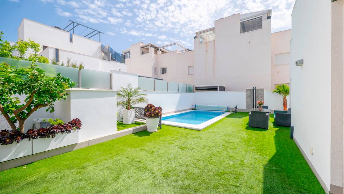 Venta - Chalet - Torrevieja - Torrevieja Centro