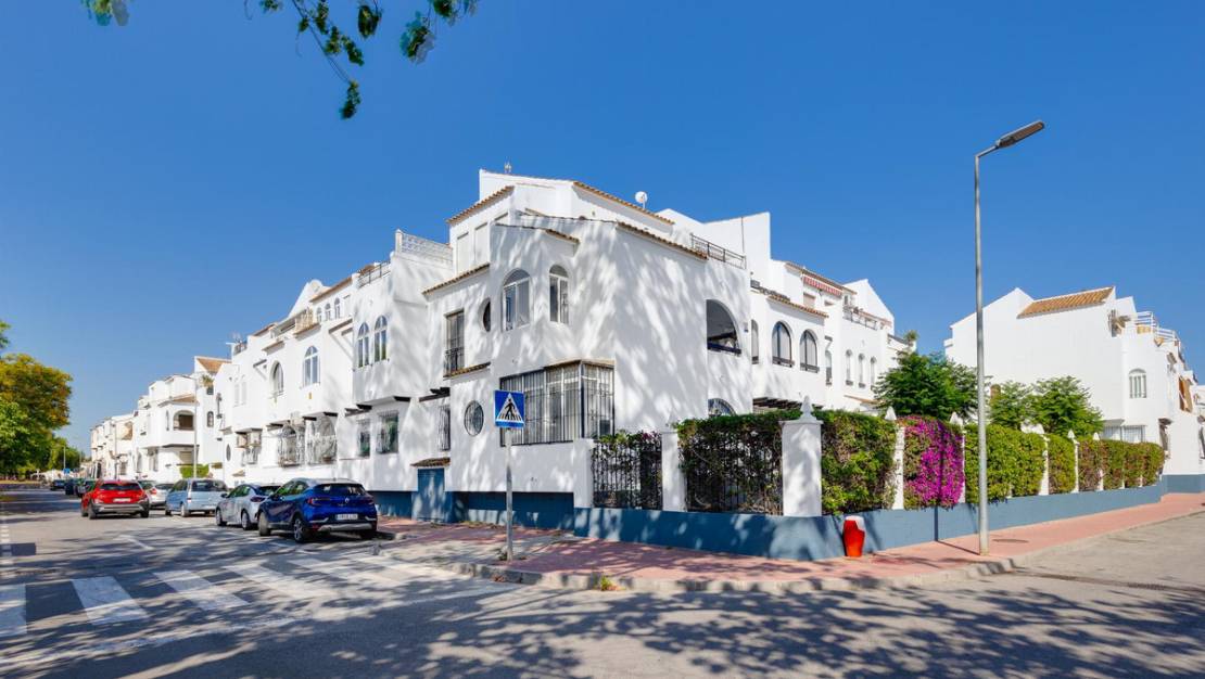 Venta - Chalet - Torrevieja - Torrevieja Centro