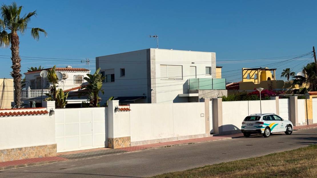 Venta - Chalet - Torrevieja - Torrevieja Centro