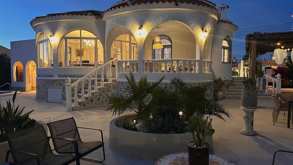 Venta - Chalet - Torrevieja - Torrevieja Centro