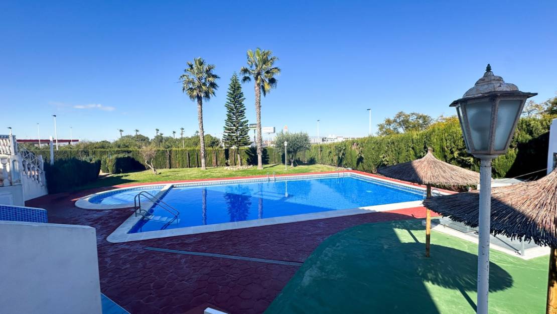 Venta - Chalet - Torrevieja - Torrevieja Centro