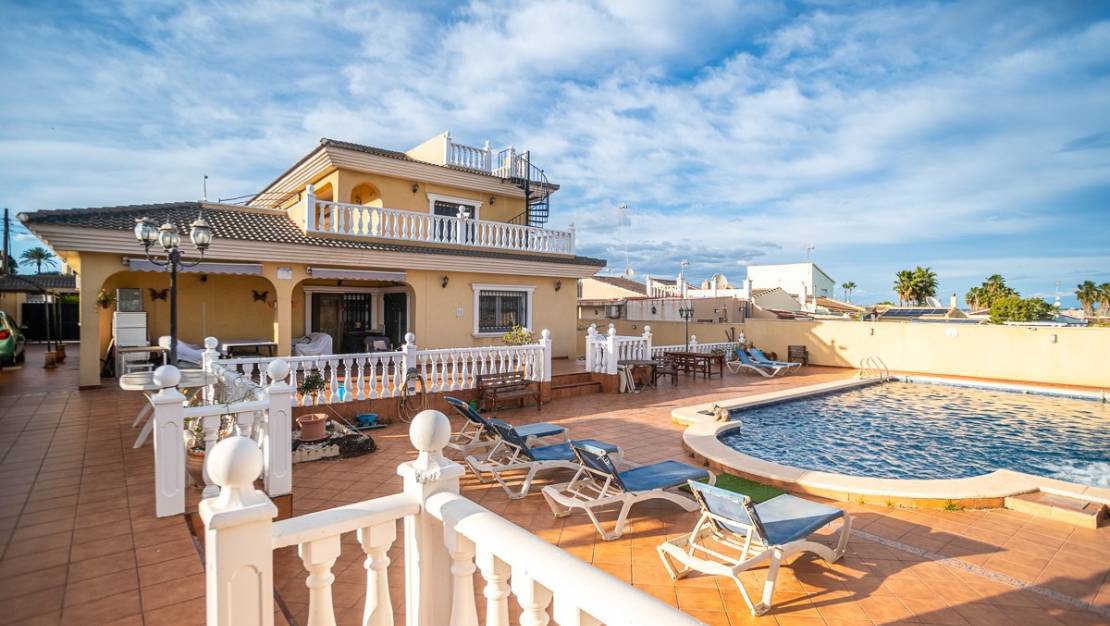 Venta - Chalet - Torrevieja - Torrevieja Centro