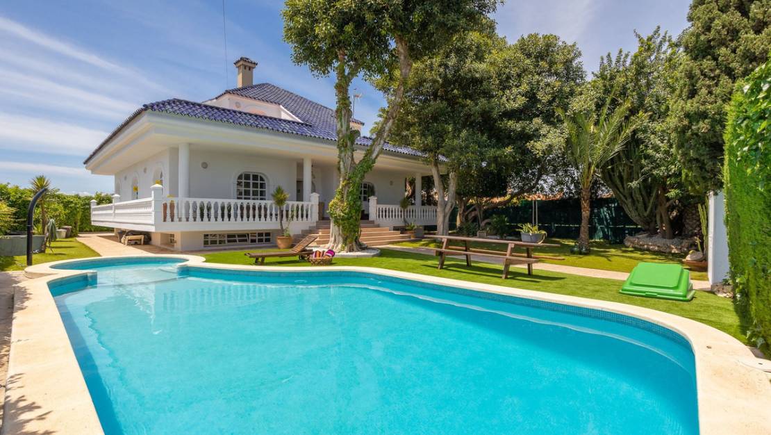 Venta - Chalet - Torrevieja - Torrevieja Centro