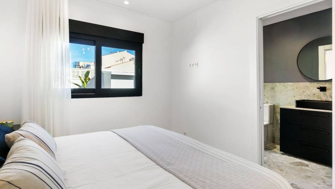 Venta - Chalet - Torrevieja - Torrevieja Centro