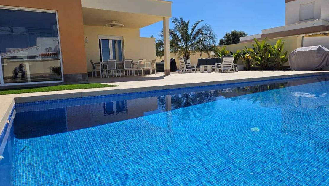 Venta - Chalet - Torrevieja - Torrevieja Centro