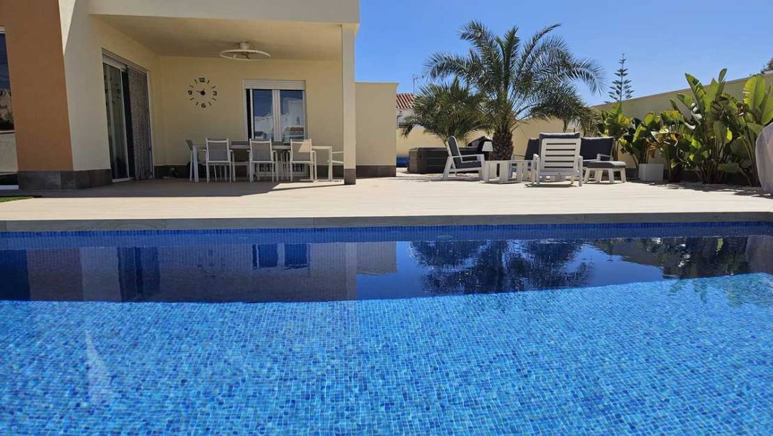 Venta - Chalet - Torrevieja - Torrevieja Centro