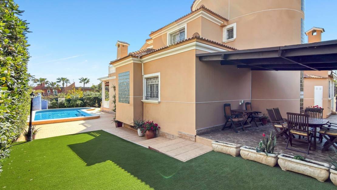 Venta - Chalet - Torrevieja - Torrevieja Centro