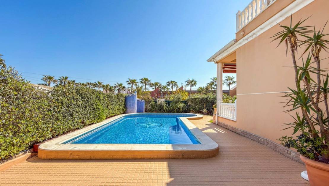 Venta - Chalet - Torrevieja - Torrevieja Centro