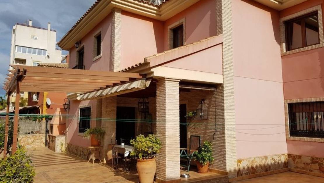 Venta - Chalet - Torrevieja - Torrevieja Centro