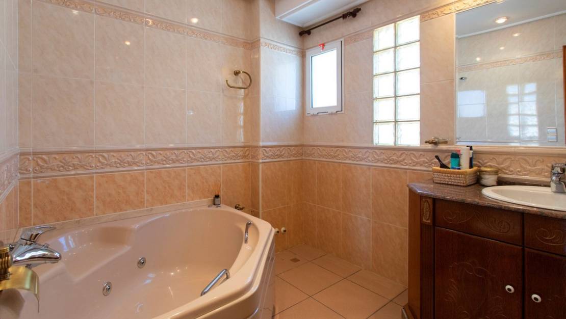 Venta - Chalet - Torrevieja - Torrevieja Centro