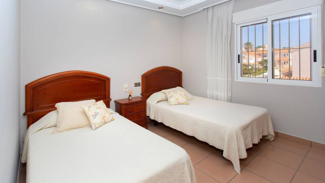Venta - Chalet - Torrevieja - Torrevieja Centro