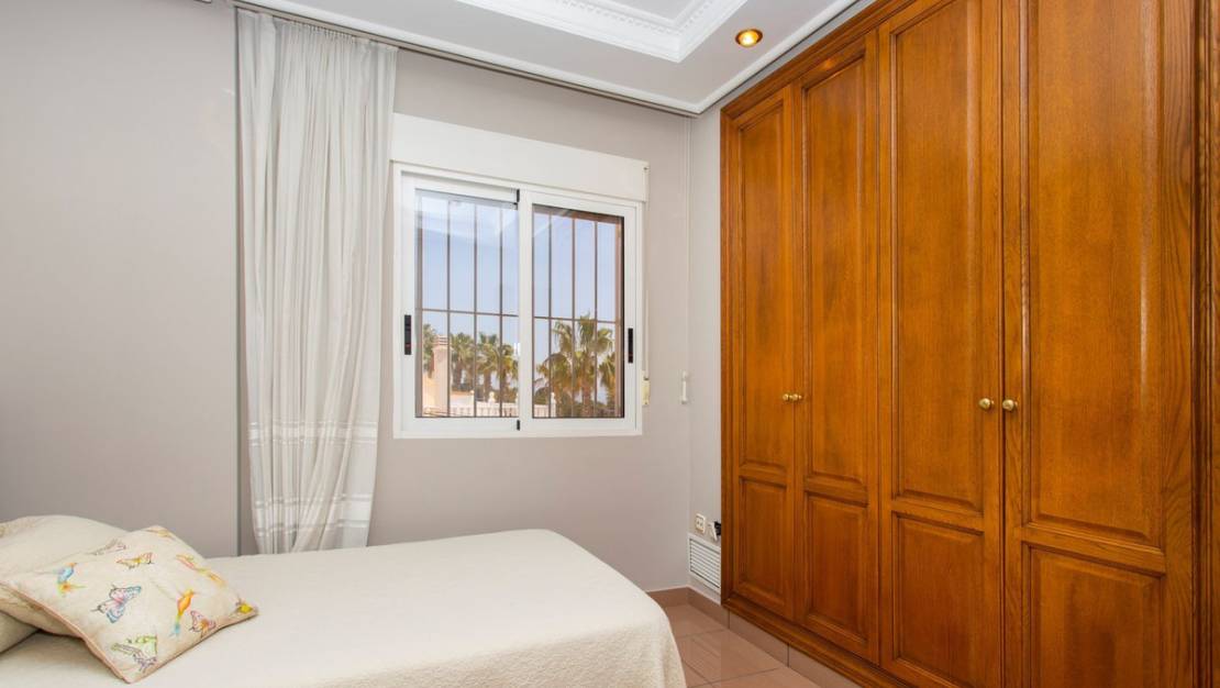Venta - Chalet - Torrevieja - Torrevieja Centro