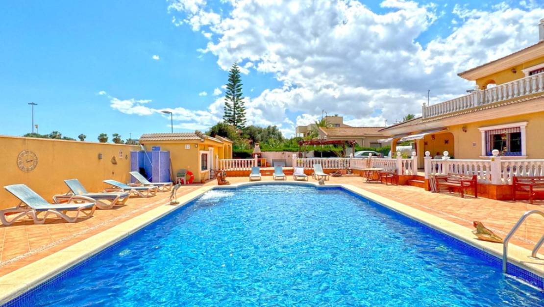 Venta - Chalet - Torrevieja - Torrevieja Centro
