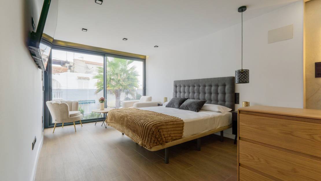 Venta - Chalet - Torrevieja - Torrevieja Centro