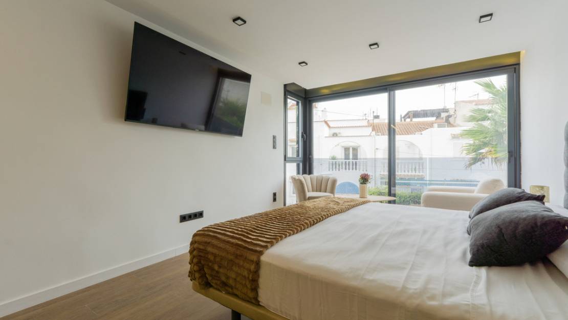 Venta - Chalet - Torrevieja - Torrevieja Centro